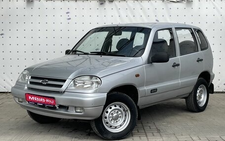 Chevrolet Niva I рестайлинг, 2004 год, 370 000 рублей, 1 фотография