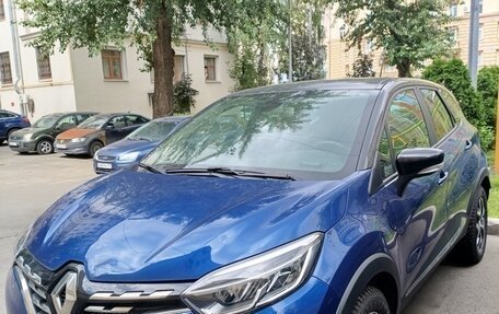 Renault Kaptur I рестайлинг, 2020 год, 1 800 000 рублей, 2 фотография