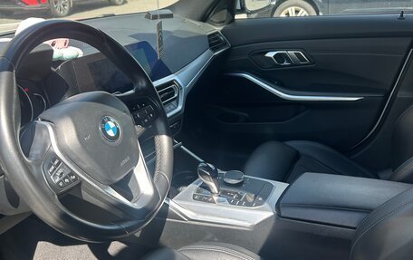 BMW 3 серия, 2019 год, 3 300 000 рублей, 23 фотография