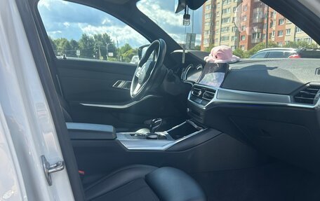 BMW 3 серия, 2019 год, 3 300 000 рублей, 25 фотография