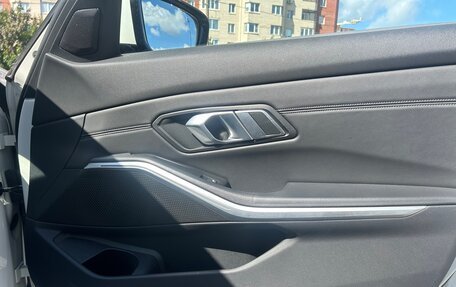 BMW 3 серия, 2019 год, 3 300 000 рублей, 27 фотография