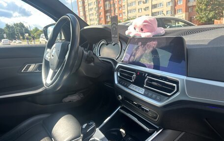 BMW 3 серия, 2019 год, 3 300 000 рублей, 26 фотография