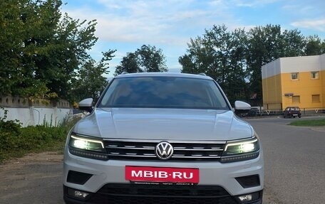 Volkswagen Tiguan II, 2018 год, 2 750 000 рублей, 2 фотография