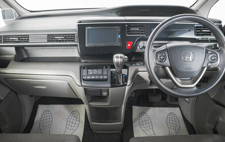 Honda Stepwgn IV, 2016 год, 1 599 000 рублей, 13 фотография