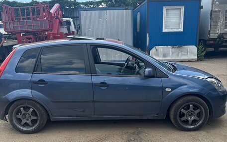 Ford Fiesta, 2005 год, 550 000 рублей, 4 фотография