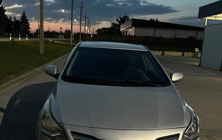 Hyundai Solaris II рестайлинг, 2014 год, 960 000 рублей, 2 фотография