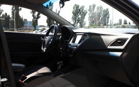 Hyundai Solaris II рестайлинг, 2018 год, 1 500 000 рублей, 14 фотография