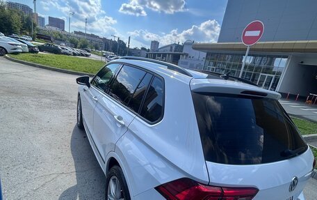 Volkswagen Tiguan II, 2020 год, 2 390 000 рублей, 4 фотография