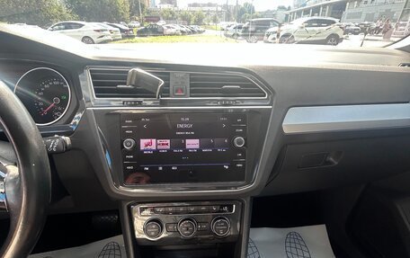 Volkswagen Tiguan II, 2020 год, 2 390 000 рублей, 9 фотография