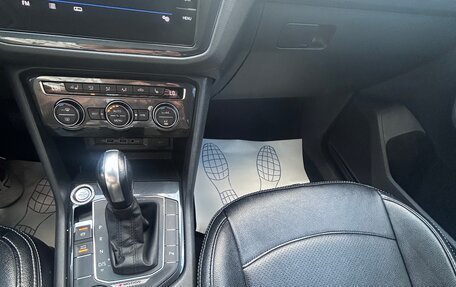 Volkswagen Tiguan II, 2020 год, 2 390 000 рублей, 15 фотография