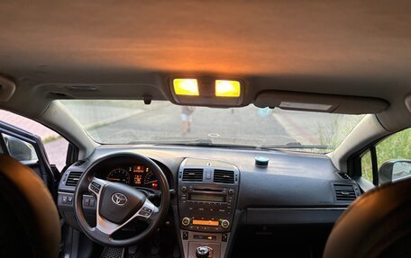 Toyota Avensis III рестайлинг, 2009 год, 900 000 рублей, 5 фотография