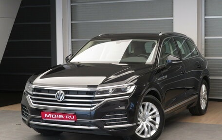 Volkswagen Touareg III, 2019 год, 3 910 000 рублей, 1 фотография