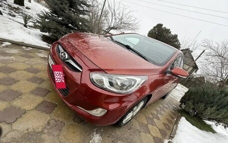 Hyundai Solaris II рестайлинг, 2012 год, 860 000 рублей, 4 фотография