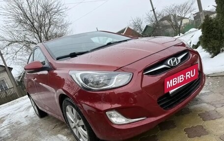 Hyundai Solaris II рестайлинг, 2012 год, 860 000 рублей, 3 фотография