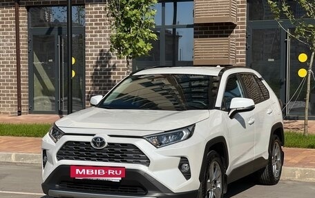 Toyota RAV4, 2020 год, 3 750 000 рублей, 6 фотография