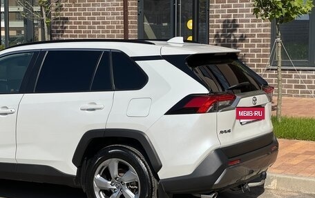 Toyota RAV4, 2020 год, 3 750 000 рублей, 5 фотография