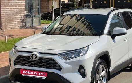 Toyota RAV4, 2020 год, 3 750 000 рублей, 8 фотография