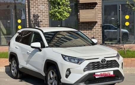 Toyota RAV4, 2020 год, 3 750 000 рублей, 10 фотография
