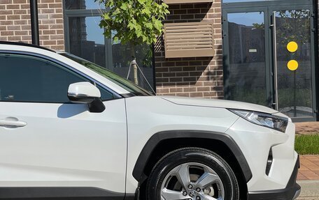 Toyota RAV4, 2020 год, 3 750 000 рублей, 13 фотография