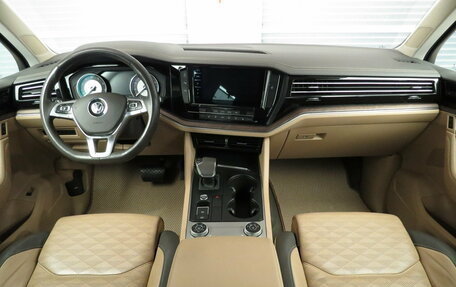 Volkswagen Touareg III, 2019 год, 3 910 000 рублей, 6 фотография