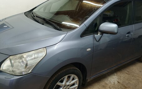 Toyota Verso I, 2009 год, 1 050 000 рублей, 4 фотография