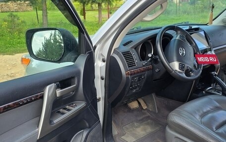 Toyota Land Cruiser 200, 2008 год, 2 400 000 рублей, 7 фотография
