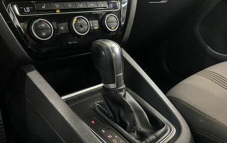 Volkswagen Jetta VI, 2016 год, 1 250 000 рублей, 16 фотография