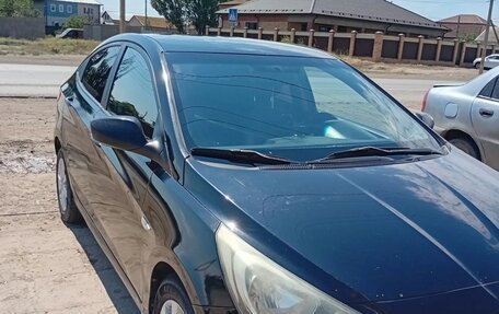 Hyundai Solaris II рестайлинг, 2012 год, 750 000 рублей, 1 фотография