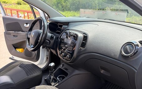 Renault Kaptur I рестайлинг, 2017 год, 999 999 рублей, 3 фотография