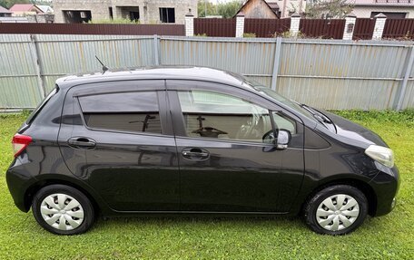 Toyota Vitz, 2013 год, 850 000 рублей, 4 фотография