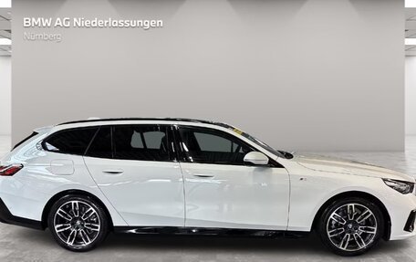 BMW 5 серия, 2025 год, 7 998 750 рублей, 2 фотография