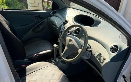 Toyota Vitz, 2000 год, 300 000 рублей, 6 фотография
