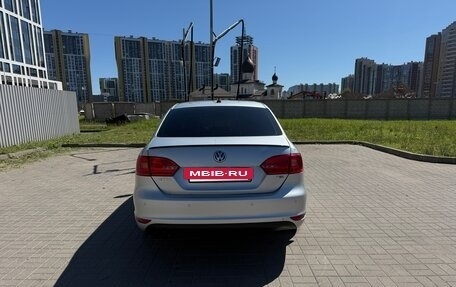 Volkswagen Jetta VI, 2013 год, 1 100 000 рублей, 3 фотография