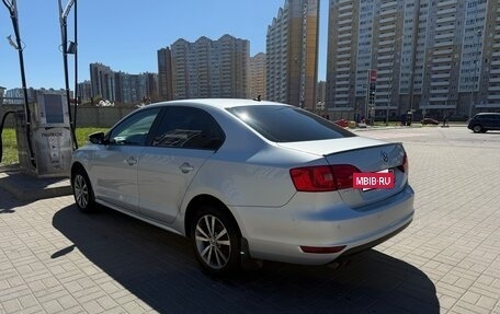 Volkswagen Jetta VI, 2013 год, 1 100 000 рублей, 2 фотография