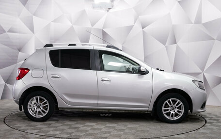 Renault Sandero II рестайлинг, 2015 год, 825 000 рублей, 2 фотография