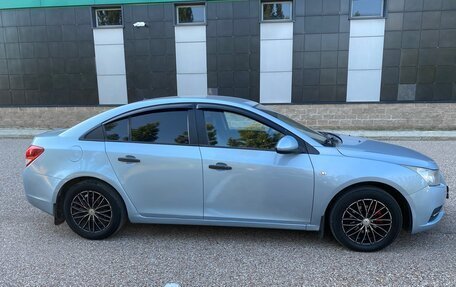 Chevrolet Cruze II, 2009 год, 450 000 рублей, 3 фотография