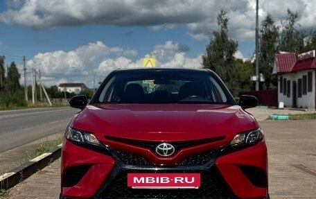 Toyota Camry, 2020 год, 3 700 000 рублей, 2 фотография
