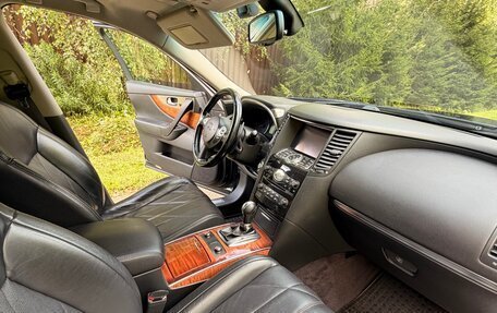 Infiniti QX70, 2014 год, 2 350 000 рублей, 13 фотография