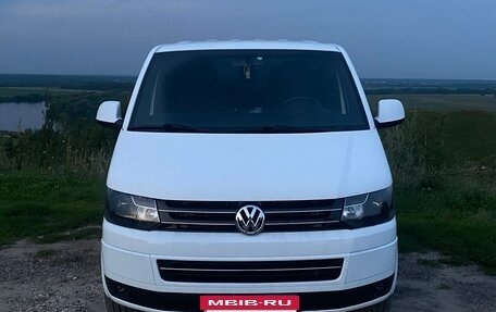 Volkswagen Transporter T5 рестайлинг, 2010 год, 1 700 000 рублей, 2 фотография