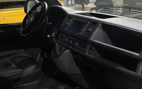 Volkswagen Transporter T5 рестайлинг, 2010 год, 1 700 000 рублей, 13 фотография