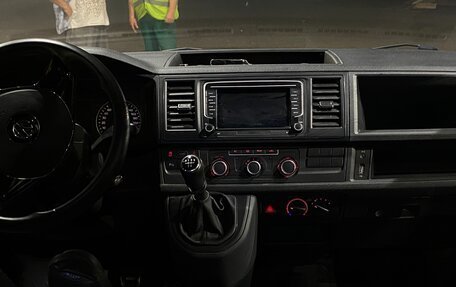 Volkswagen Transporter T5 рестайлинг, 2010 год, 1 700 000 рублей, 12 фотография