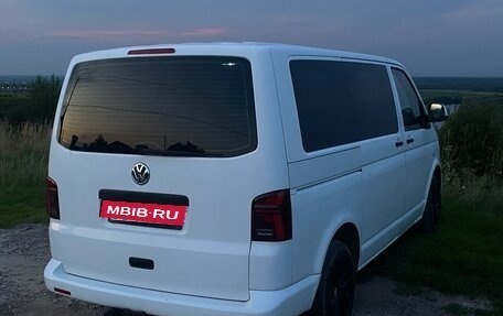 Volkswagen Transporter T5 рестайлинг, 2010 год, 1 700 000 рублей, 8 фотография