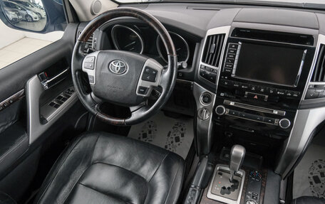 Toyota Land Cruiser 200, 2012 год, 3 799 000 рублей, 10 фотография