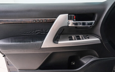 Toyota Land Cruiser 200, 2012 год, 3 799 000 рублей, 19 фотография