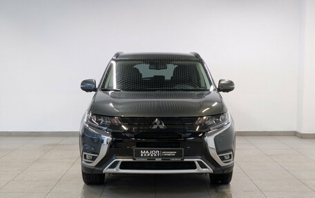 Mitsubishi Outlander III рестайлинг 3, 2022 год, 2 850 000 рублей, 2 фотография