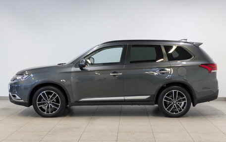 Mitsubishi Outlander III рестайлинг 3, 2022 год, 2 850 000 рублей, 8 фотография