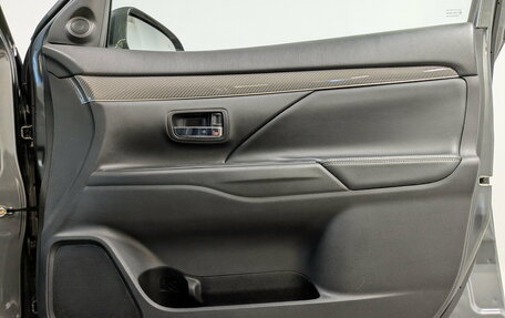 Mitsubishi Outlander III рестайлинг 3, 2022 год, 2 850 000 рублей, 25 фотография