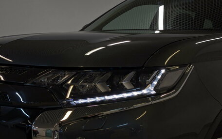Mitsubishi Outlander III рестайлинг 3, 2022 год, 2 850 000 рублей, 26 фотография