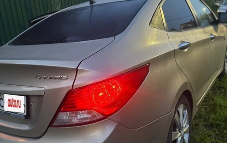 Hyundai Solaris II рестайлинг, 2011 год, 500 000 рублей, 5 фотография