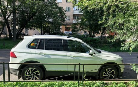 Volkswagen Tiguan II, 2018 год, 2 300 000 рублей, 3 фотография